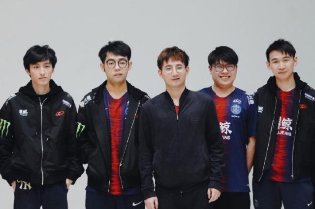 更强大的姿 更强大的姿